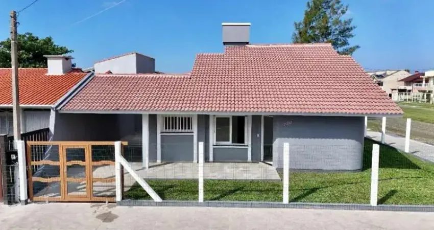 Casa com 3 dormitórios e anexo com churrasqueira em Tramandaí
