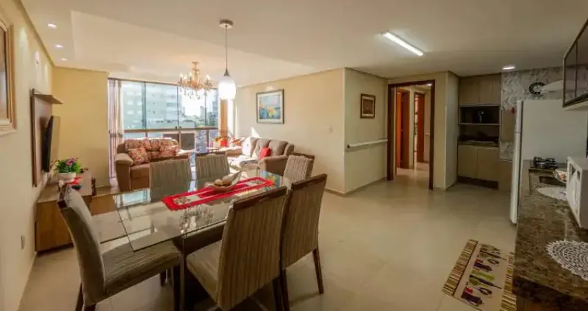 Apartamento mobiliado com 3 dormitórios e suíte no centro de tramandaí