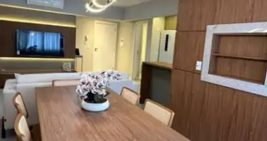 Apartamento novo e mobiliado e decorado com 02 dormitórios, no centro de tramandaí