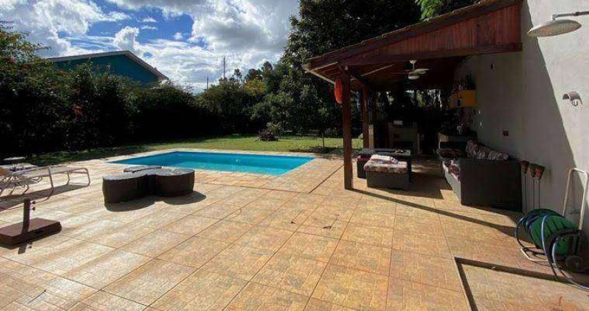 Casa com Piscina e 3 suítes