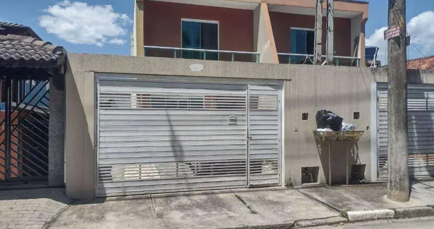 Sobrado Geminado Maravilhoso com Piscina – Oportunidade Única!