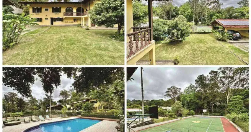 Cond. parque do refúgio - 2.900 m² de terreno, 5 suítes, piscina, quadra, amplos jardins com pomar!