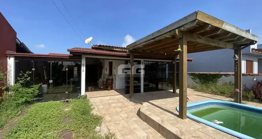 CASA DE 2 DORMITÓRIOS COM PISCINA EM TRAMANDAÍ