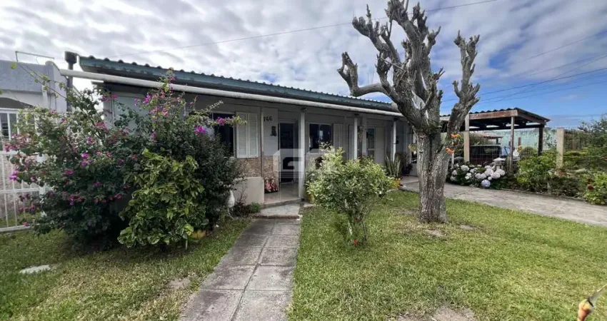 CIDREIRA - CASA COM 2 DORMITÓRIOS + KITNET A VENDA NA PRAIA