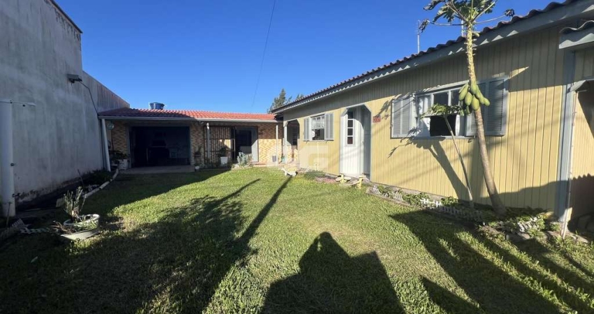 CIDREIRA - SÃO DUAS CASAS NO MESMO PÁTIO - OPORTUNIDADE
