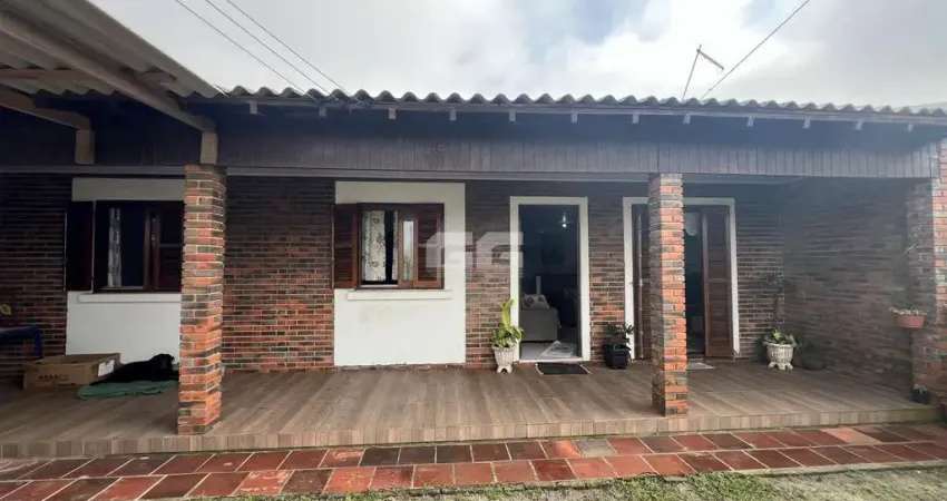 CIDREIRA - CASA COM 3 DORMITÓRIOS A VENDA NO CENTRO