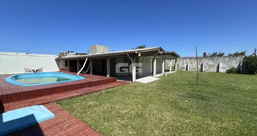 Casa com 3 quartos à venda na Rua José Antônio Bruno, 279, Sindipolo, Balneário Pinhal