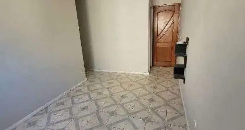 Apto de 2Qtos em Santa Rosa, na Rua Noronha Torrezão.