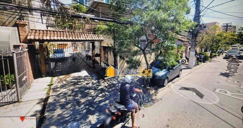 Casa de Vila de 2Qtos para Locação na Rua Lemos Cunha