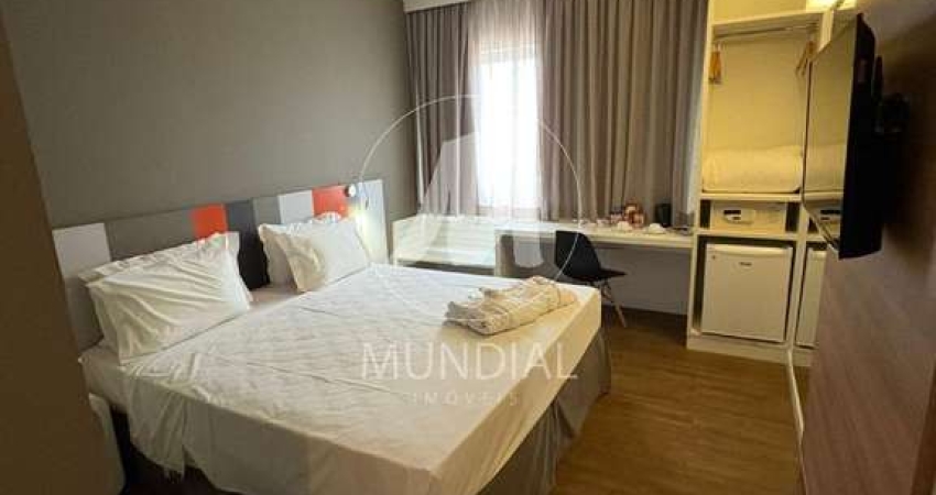 Apartamento (flat) 1 dormitórios/suite, cozinha planejada, portaria 24 horas, elevador, em condomínio fechado