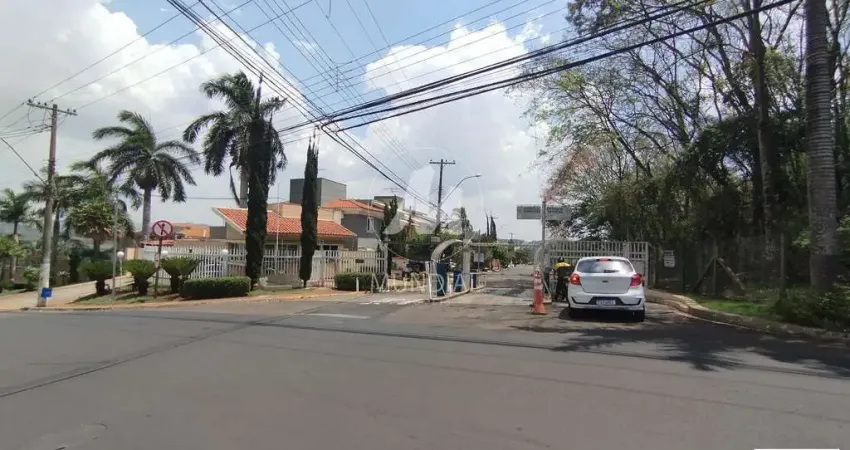 Casa (sobrado em condominio) 4 dormitórios/suite, cozinha planejada, portaria 24 horas, em condomínio fechado