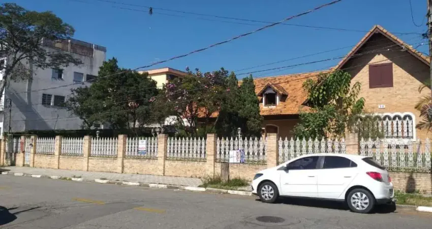 Casa com 3 quartos para alugar no Jardim Realce, Suzano