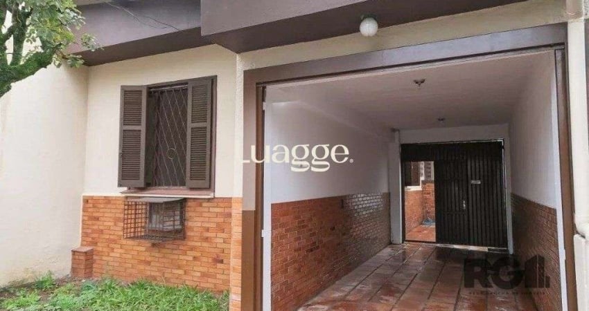 Casa para Venda - 150m², 3 dormitórios, 2 vagas - Teresópolis