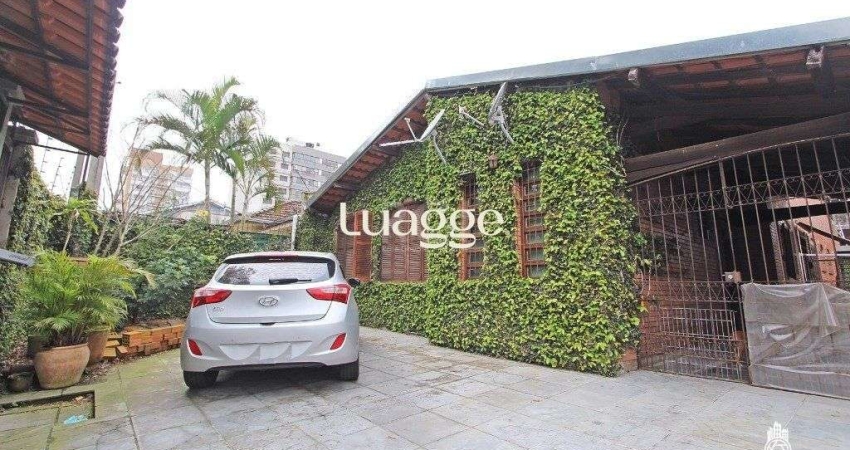 Casa para Venda - 381m², 3 dormitórios, sendo 1 suites, 4 vagas - Tristeza