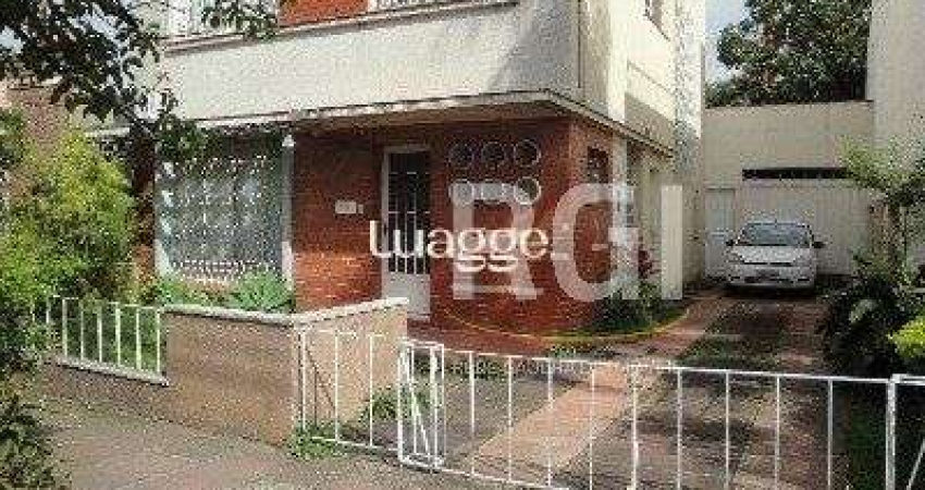 Casa para Venda - 125m², 3 dormitórios, 5 vagas - Menino Deus