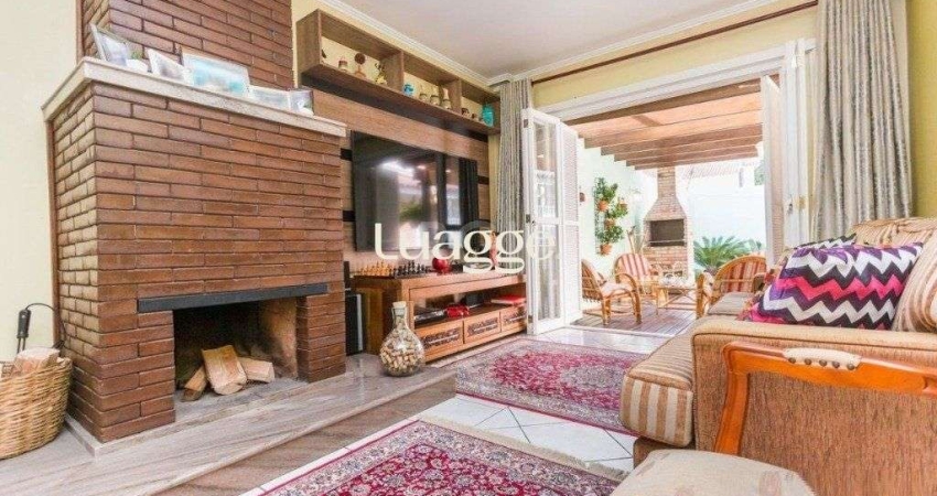 Casa para Venda - 258m², 3 dormitórios, sendo 1 suites, 4 vagas - Teresópolis