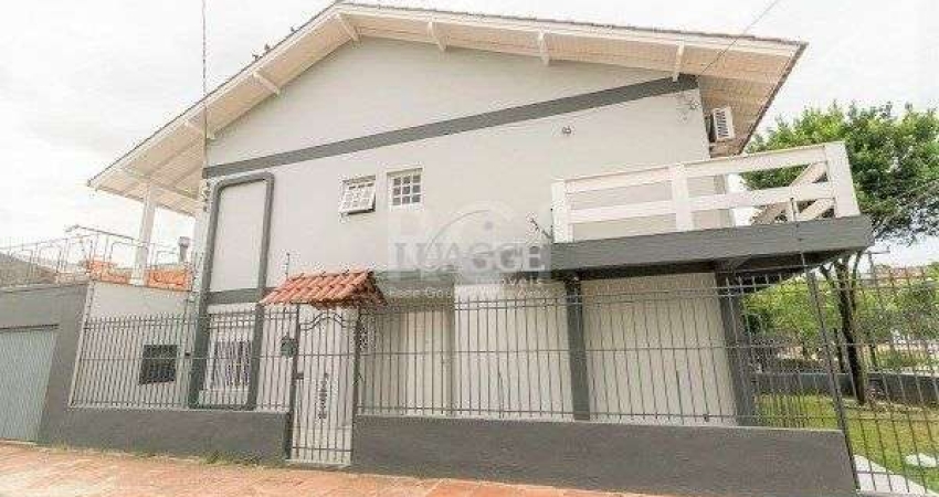 Casa para Venda - 238.35m², 4 dormitórios, sendo 1 suites, 2 vagas - Nonoai