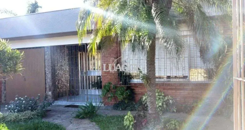 Casa para Venda - 217m², 3 dormitórios, sendo 1 suites, 4 vagas - Morro Santana
