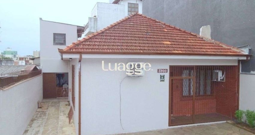 Casa no bairro Higienópolis de 3 dormitórios 3 vagas DESOCUPADA
