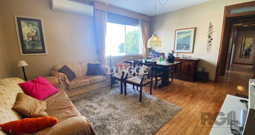 Apartamento de 03 dormitórios no bairro Santa Cecilia em Porto Alegre