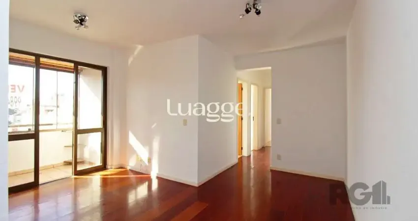 Apartamento de três dormitórios, suíte e 1 vaga de garagem no bairro Menino Deus