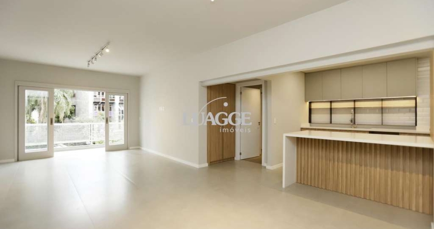 Apartamento 03 dormitórios revitalizado no Moinhos de Vento em Porto Alegre.
