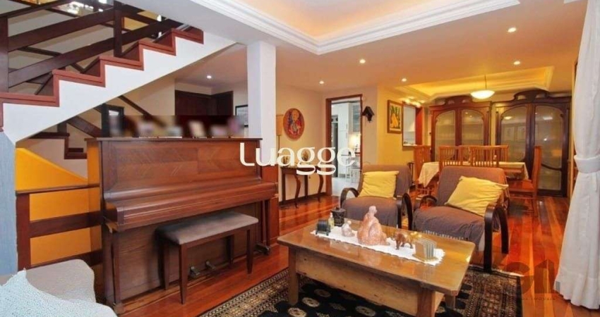 Casa de 275m² - 3 dormitórios e 3 vagas no bairro Coronel Aparício Borges