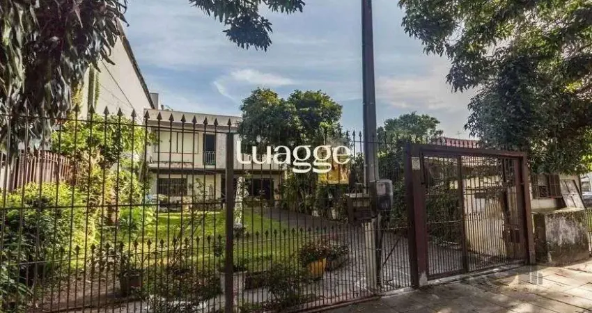 Casa 250m² - 5 dormitórios, 2 suítes e 4 vagas no bairro Santa Maria Goretti