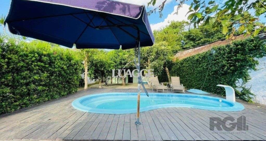 Excelente casa de 130m² com 2 dormitórios e piscina.