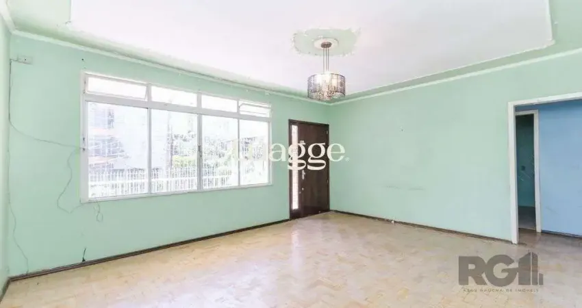 Excelente casa de 318m² com 3 dormitórios