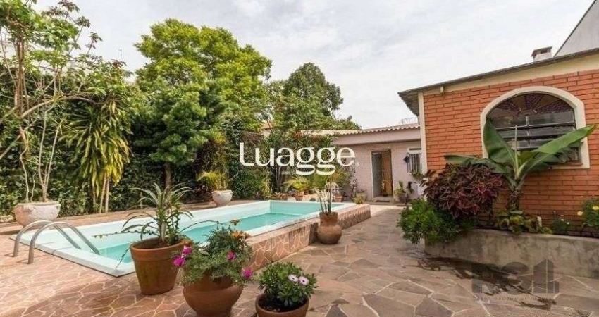 CASA PRÓXIMA AO PONTAL, com 5 vagas, 3 dormitórios!