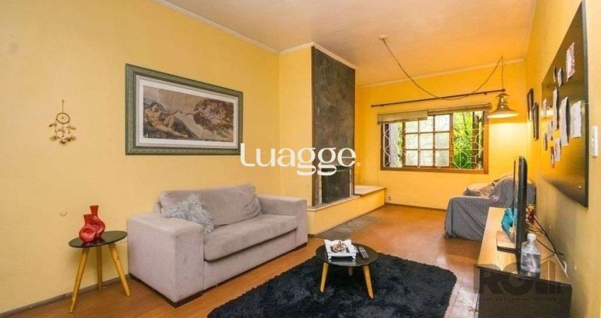 Excelente casa de 354m² com 5 dormitórios e 8 vagas.