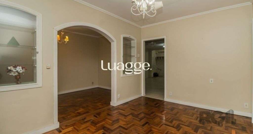 Excelente casa de 389,53m² com 8 dormitórios e 3 vagas.