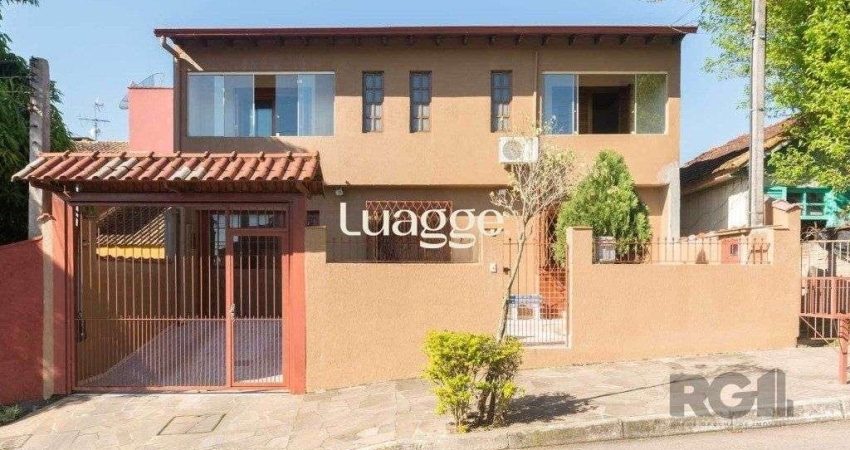 Casa de 4 quartos com 265m², no bairro Cavalhada
