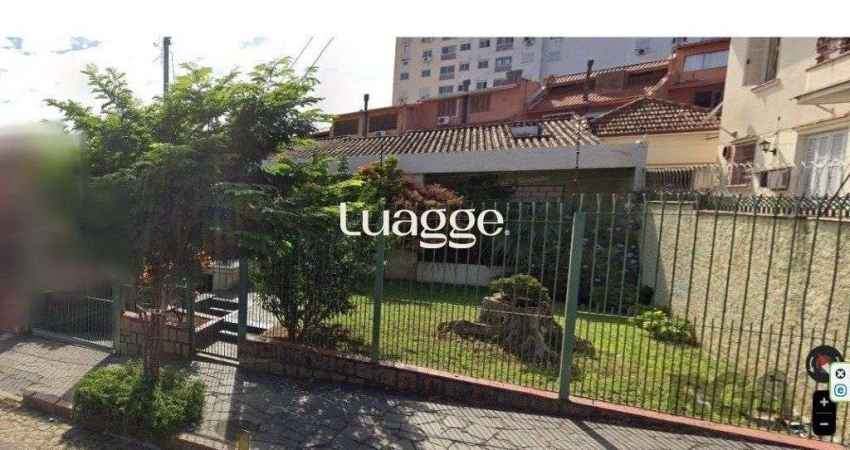 Casa 3 dormitórios no Bairro Glória, próxima a Prof. Oscar Pereira.