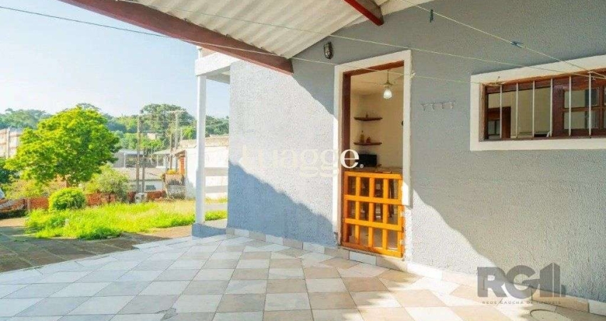 Casa de 3 dormitórios no bairro Nonoai