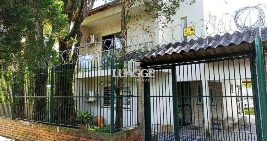 Casa com 3 dormitórios no bairro  Costa e Silva