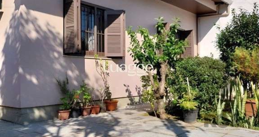 Casa de 4 dormitórios no bairro Santa Rosa de Lima