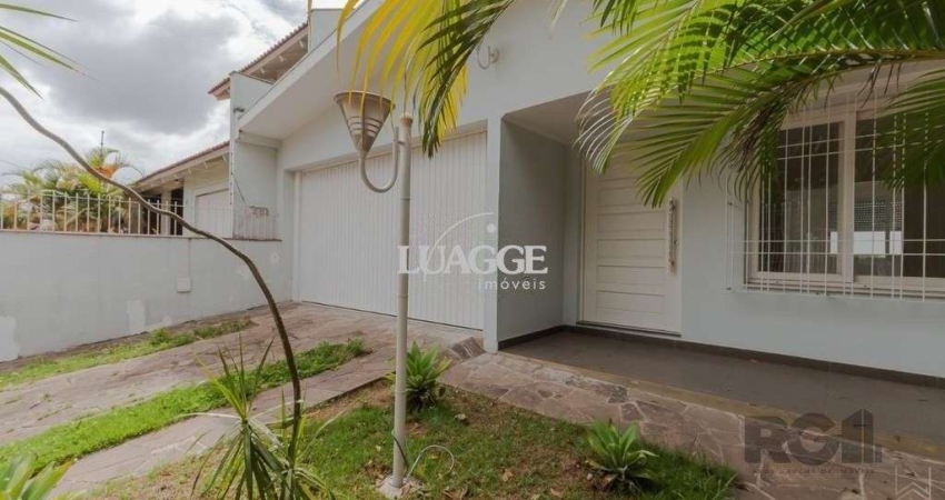 Casa 03 quartos, 02 vagas,próxima à Assis Brasil e Sertório.