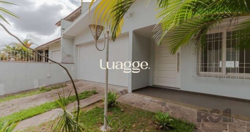 Casa 03 quartos, 02 vagas,próxima à Assis Brasil e Sertório.