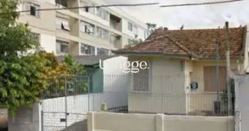 Casa para Venda - 80m², 3 dormitórios, 6 vagas - Medianeira