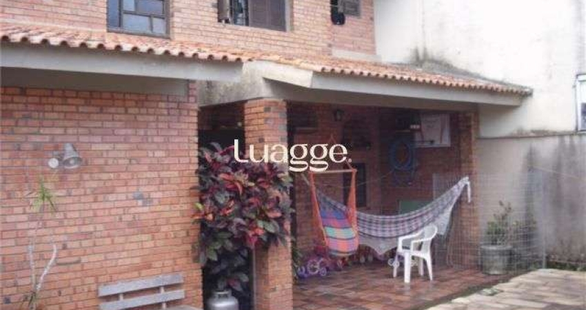 Casa para Venda - 238m², 4 dormitórios, sendo 1 suites, 2 vagas - Medianeira