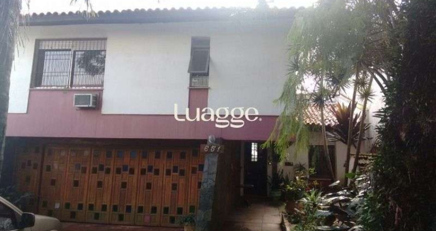 Casa para Venda - 320m², 3 dormitórios, sendo 1 suites, 4 vagas - Cristal