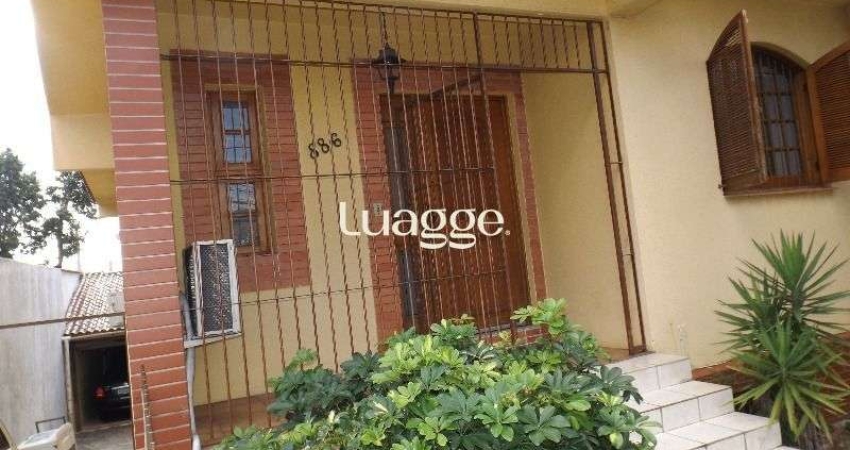 Casa para Venda - 250m², 3 dormitórios, sendo 3 suites, 7 vagas - Medianeira