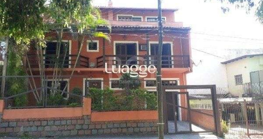 Casa para Venda - 220m², 4 dormitórios, sendo 1 suites, 2 vagas - Tristeza