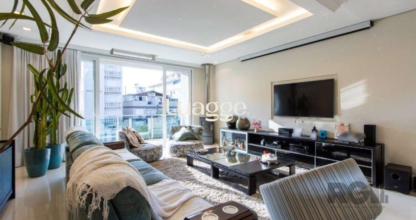 Casa com 5 suites com area privativa 714,00