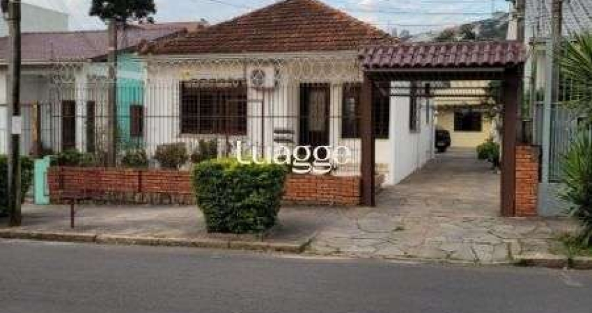 Casa em Porto Alegre, no bairro Cavalhada, com 6 dormitório(s), e 6 banheiros, à venda.