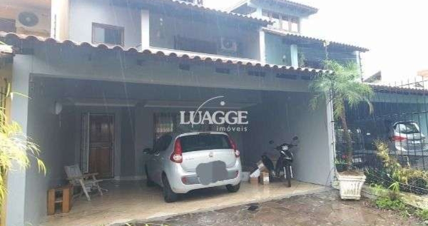 Casa em Porto Alegre, no bairro Ipanema, com 3 dormitório(s), e 3 banheiros, à venda.