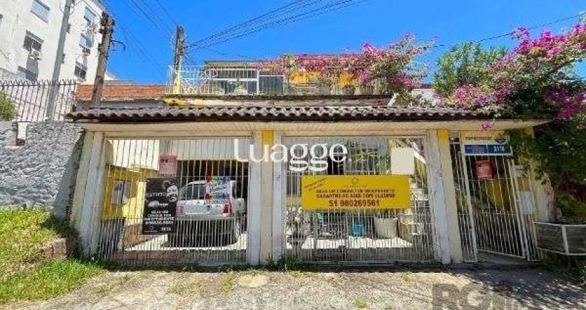 Casa em Porto Alegre, no bairro Jardim Itu, com 2 dormitório(s), e 2 banheiros, à venda.
