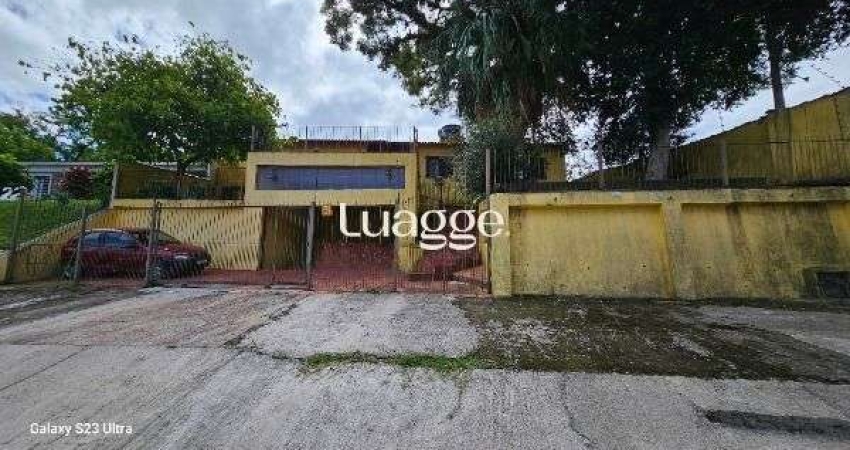 Casa em Porto Alegre, no bairro Belém Novo, com 3 dormitório(s), e 3 banheiros, à venda.